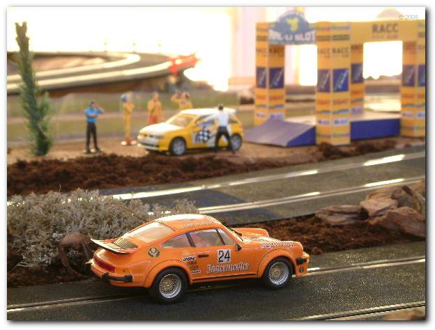 602x451 pixels (42K)