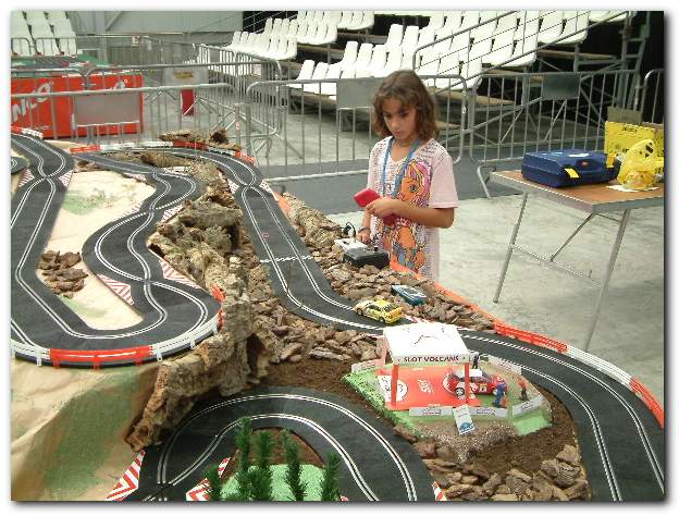 602x451 pixels (68K)