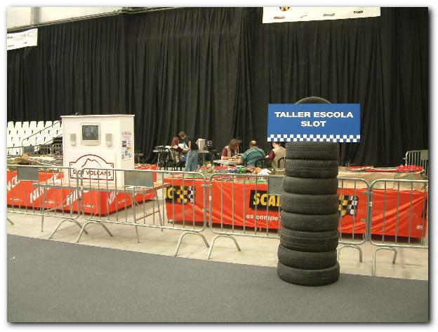 602x451 pixels (43K)