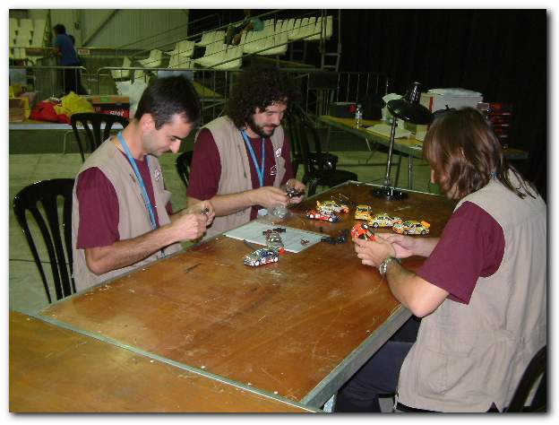 602x451 pixels (42K)