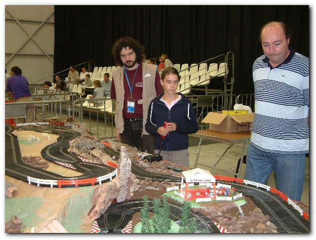 602x451 pixels (54K)