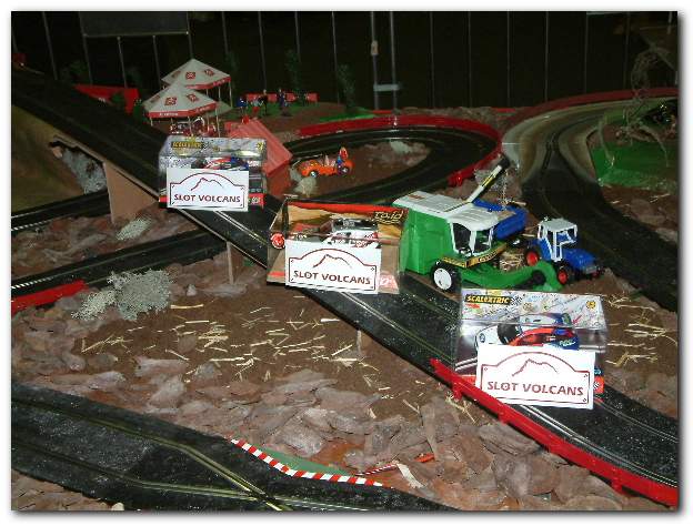 602x451 pixels (54K)