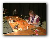 En Javi refent cotxes.